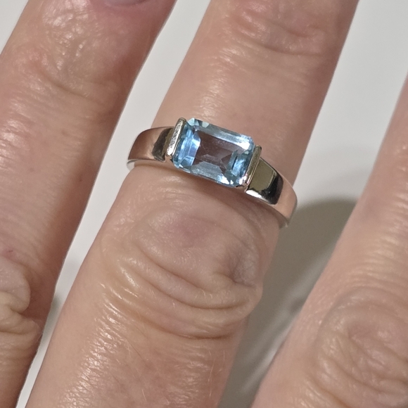 Vintage Sterling Silver ring with blue emerald cut stone size 7 - Picture 6 of 16